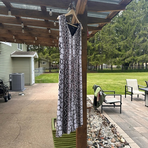 Nicole Miller Animal Print V-Neck Romper/Jumpsuit Women’s 10 - Picture 3 of 14